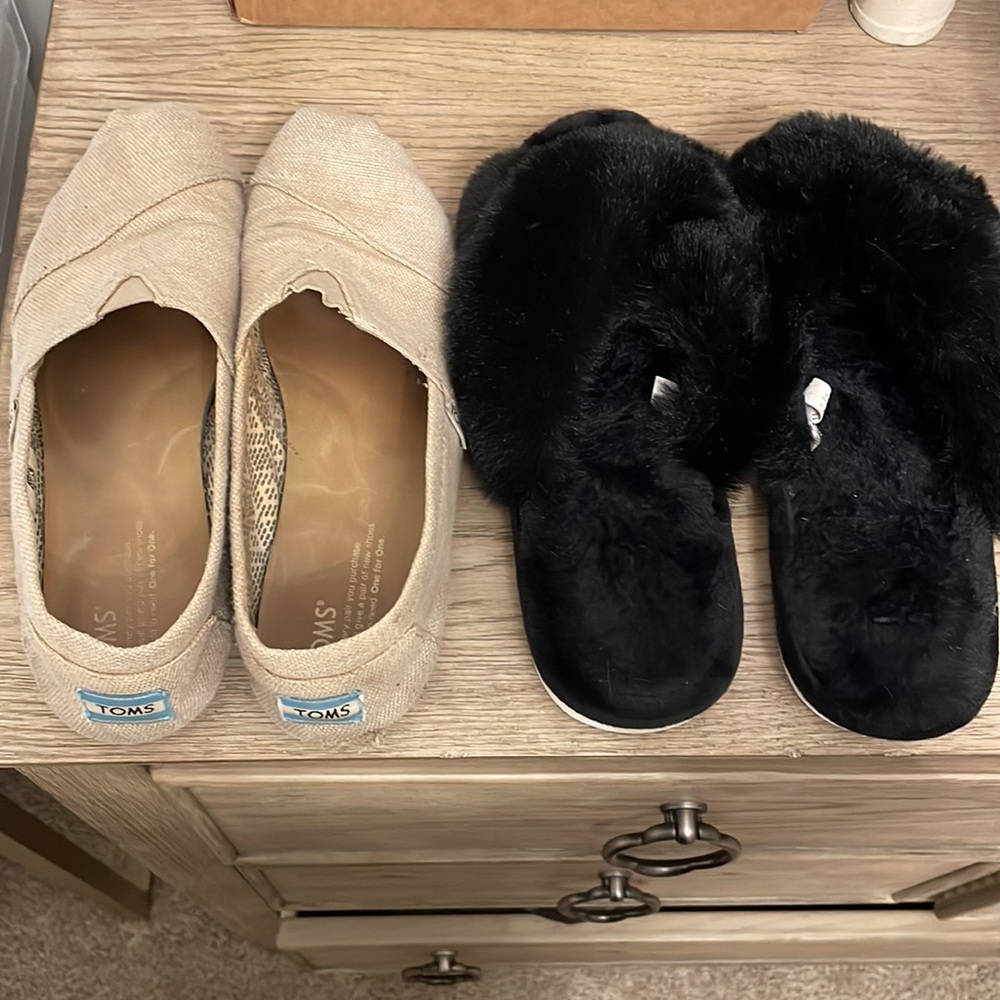 TOMS tan size 8.5 and black slippers from Amazon size Large (9-10)